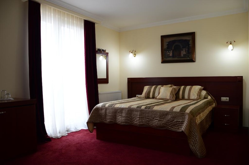Parlament Hotel 7/21