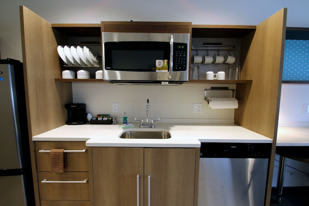 Home2 Suites by Hilton Miami Doral/West Airport, FL 38/43