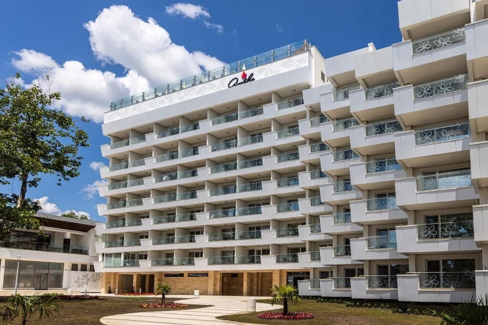 AMELIA HOTEL 3/45