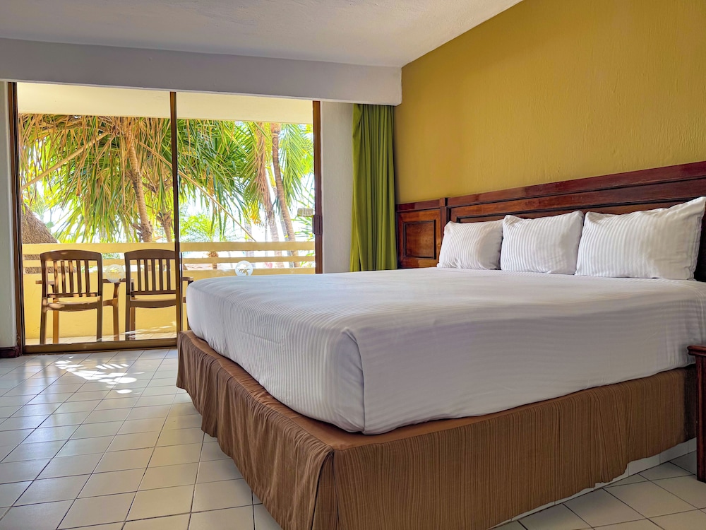 Las Palmas By The Sea All Inclusive 15/50