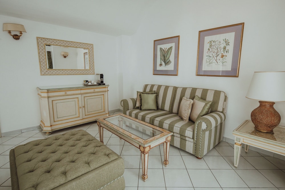 GRAND HOTEL IL MORESCO 51/72