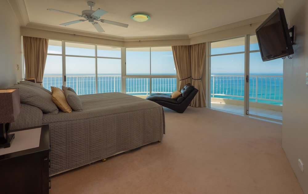 Burleigh Surf Apartments 55/77