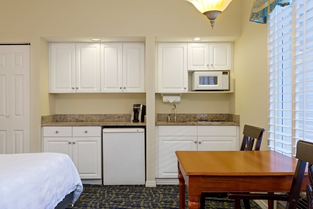 Holiday Inn & Suites Clearwater Beach S-harbourside 61/130