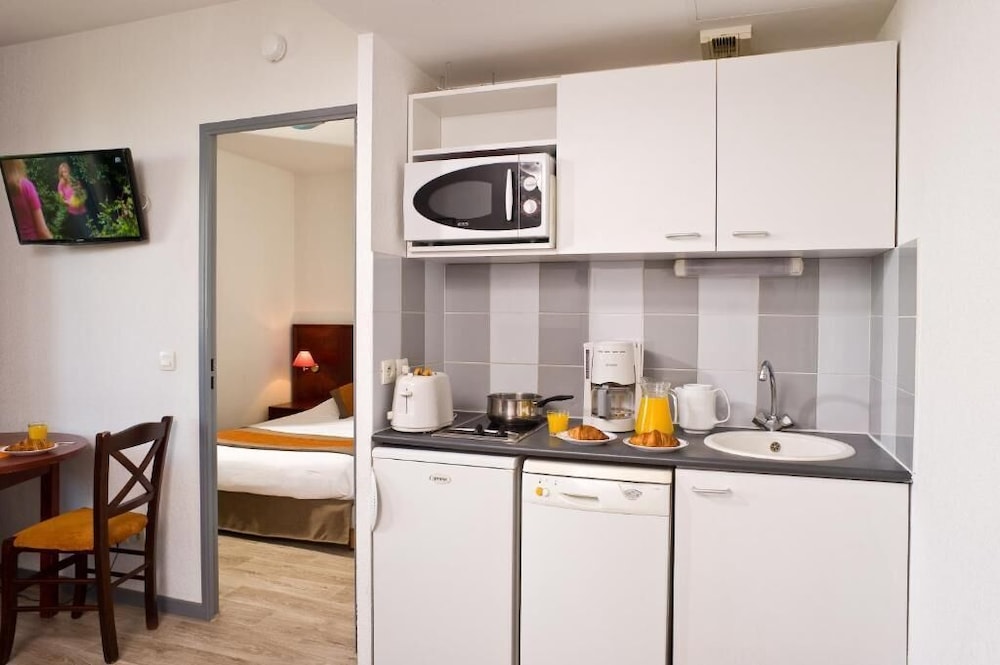 MADAME VACANCES- RESIDENCE LES CONSULS DE LA MER 18/29