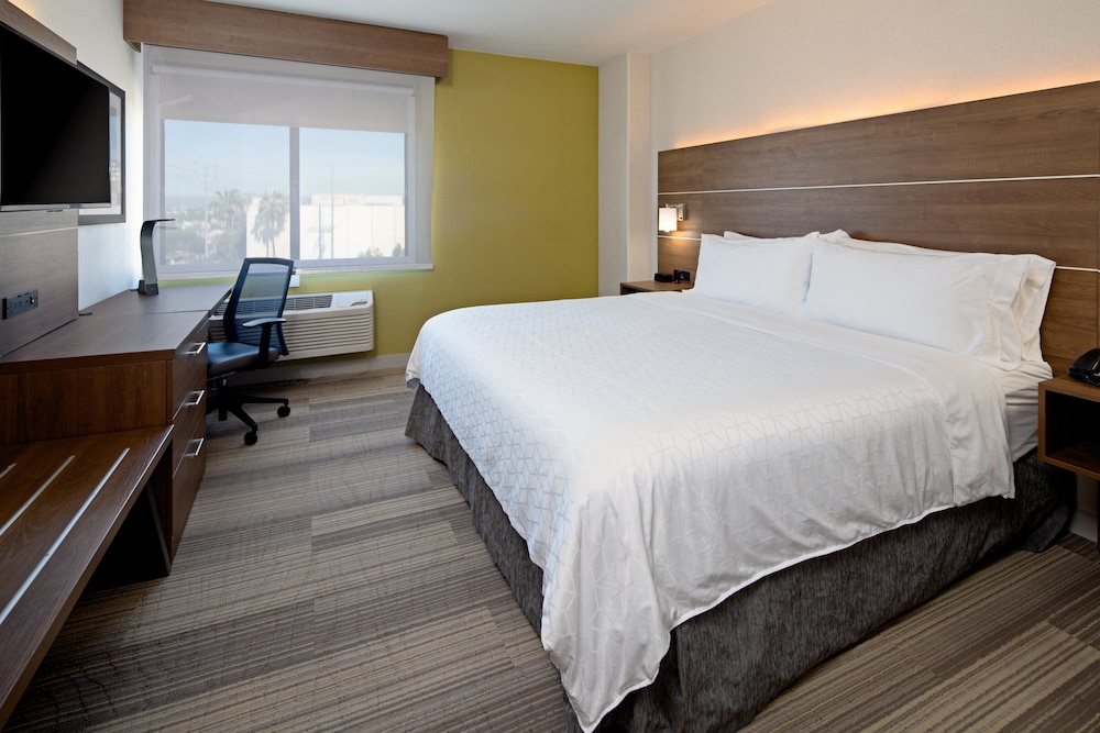 Holiday Inn Express Los Angeles Lax Airport 15/56