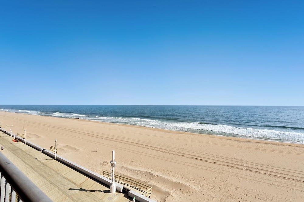 Americana Hotel Oceanfront 62/68