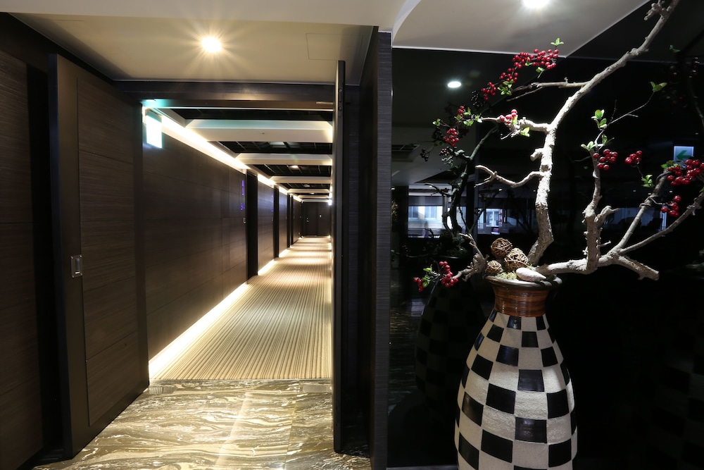 V One Vogue Hotel 33/50