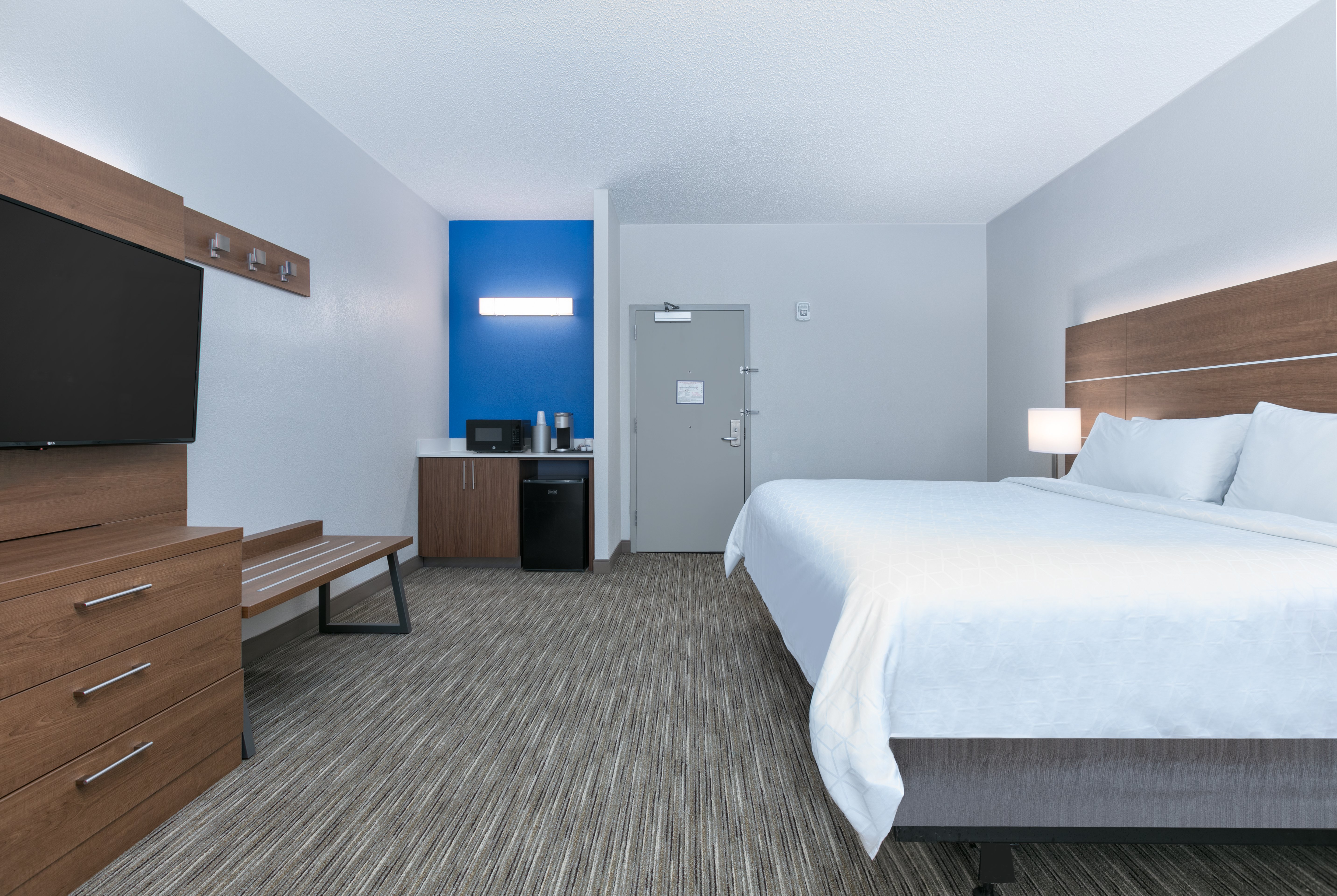 Holiday Inn Express Hotel And Suites Dallas Ft Worth Airport South 7/30