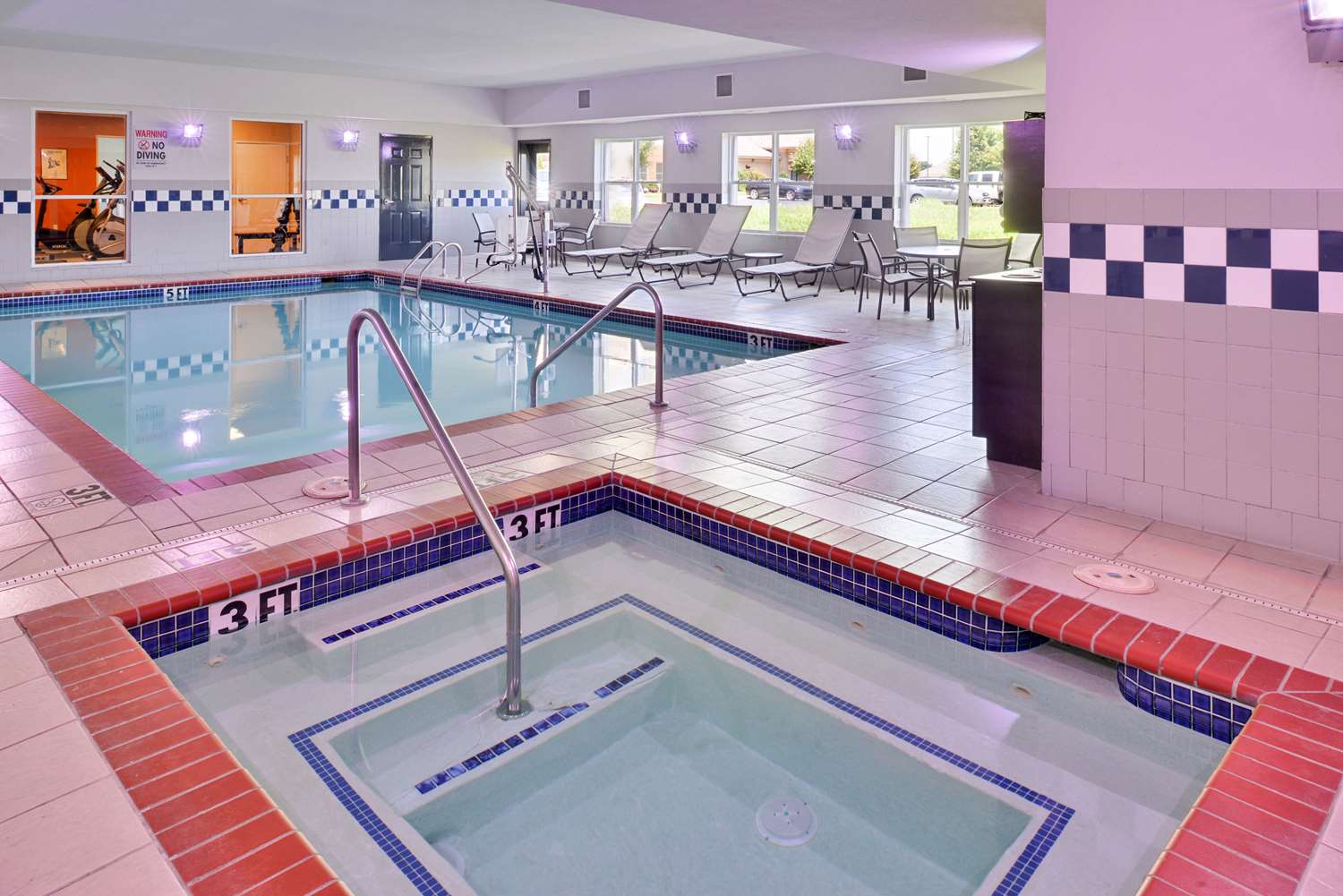 Comfort Inn & Suites Fayetteville-University Area 13/35