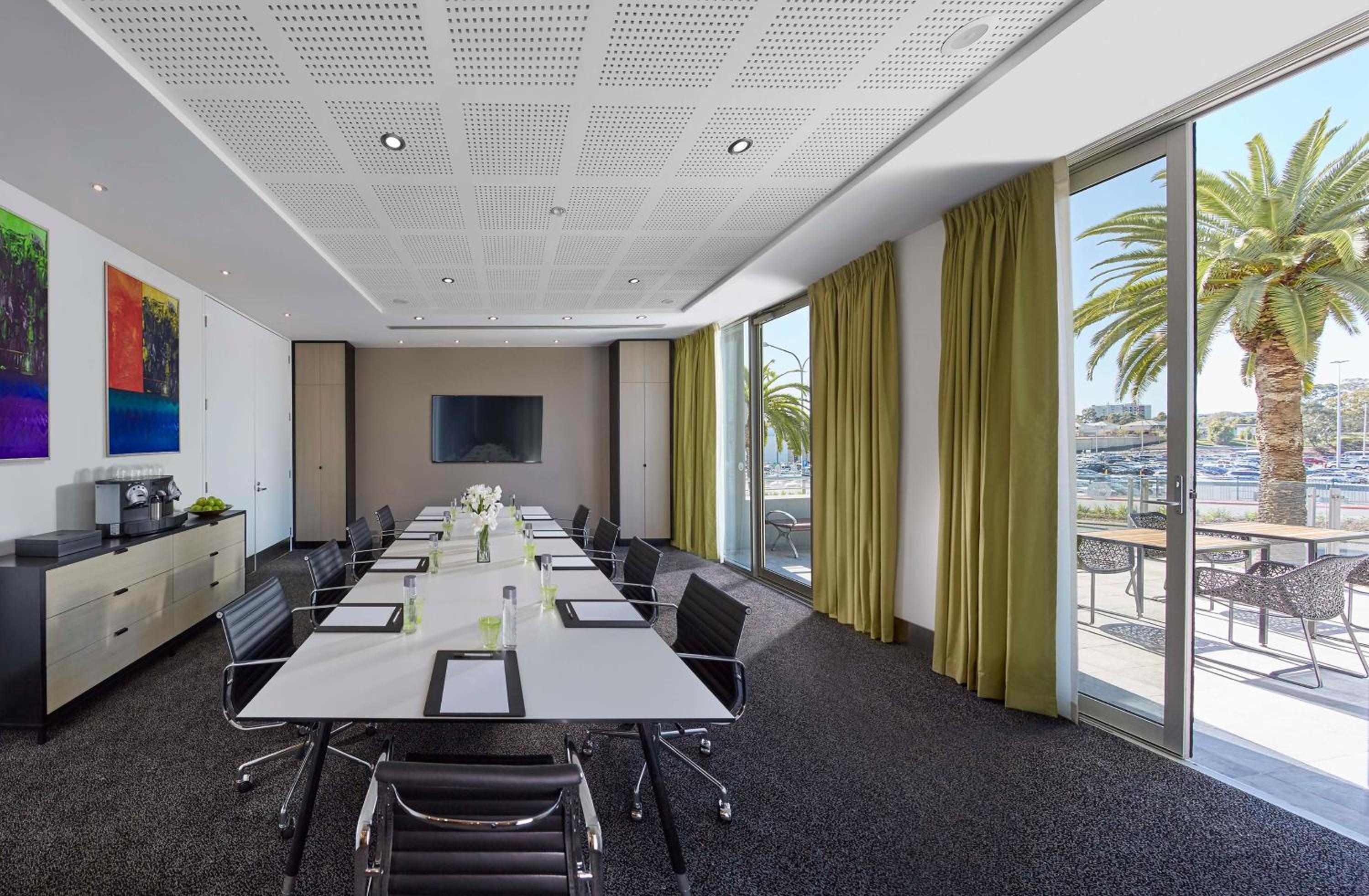 CROWN PROMENADE PERTH 51/55