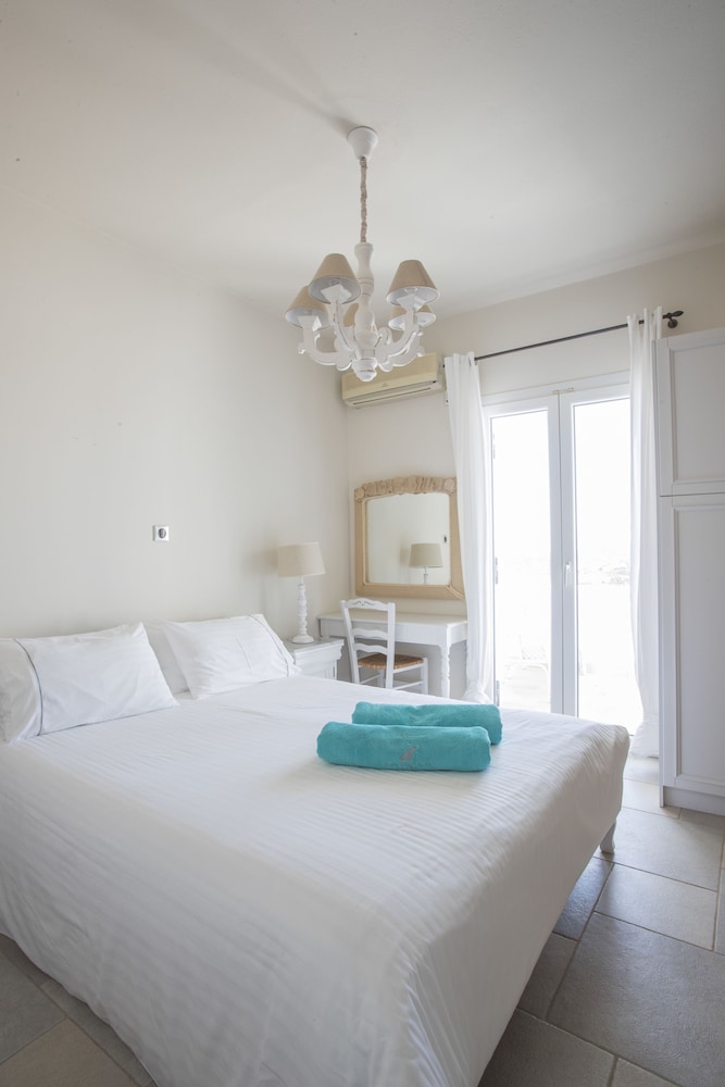 Paros Palace 39/76