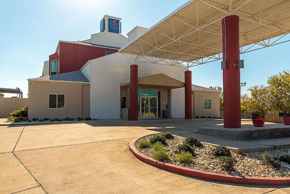 Motel6 San Antonio, TX - Downtown - Alamo Dome 49/54