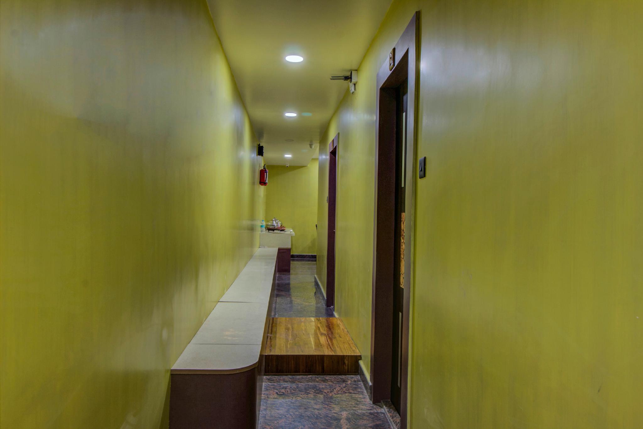 Oyo 16871 Anant Home Stay 14/18