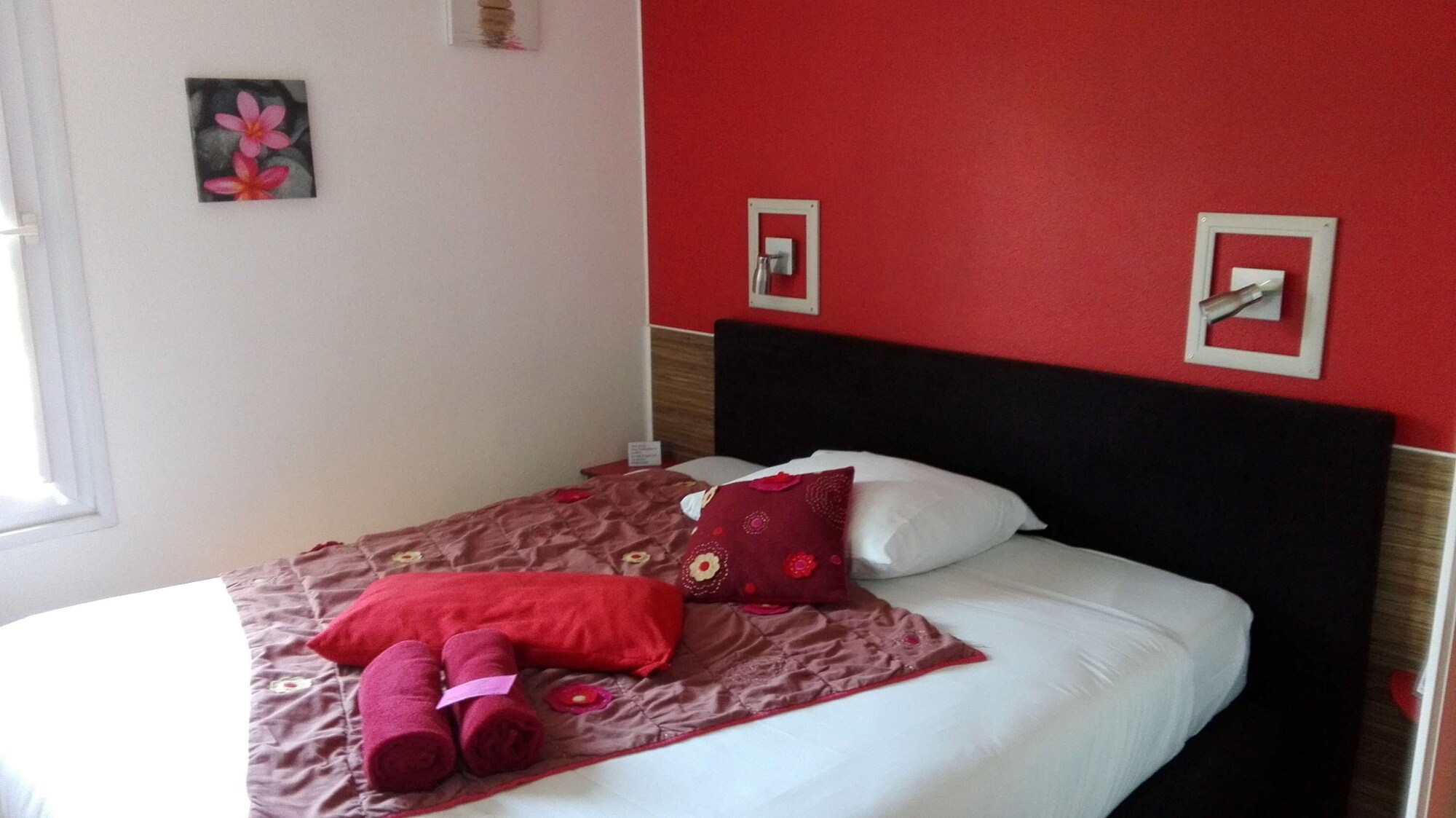 غرفة قياسية بسرير مزدوج، Kyriad Direct Saintes 8/10