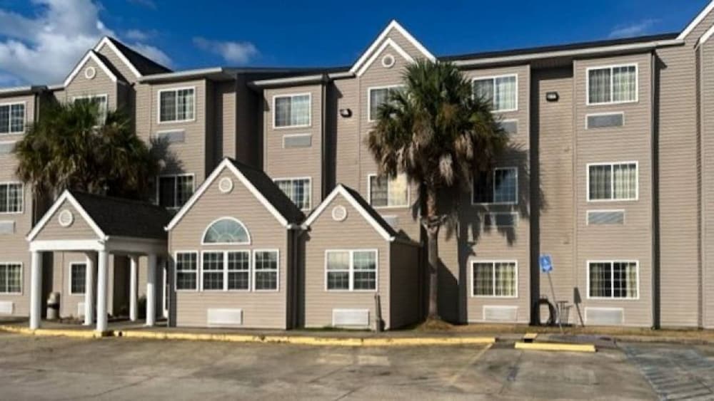 Microtel Inn And Suites Breaux Bridge 1/49