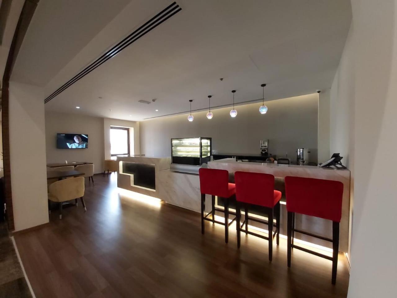 Basrah International Airport Hotel 62/76