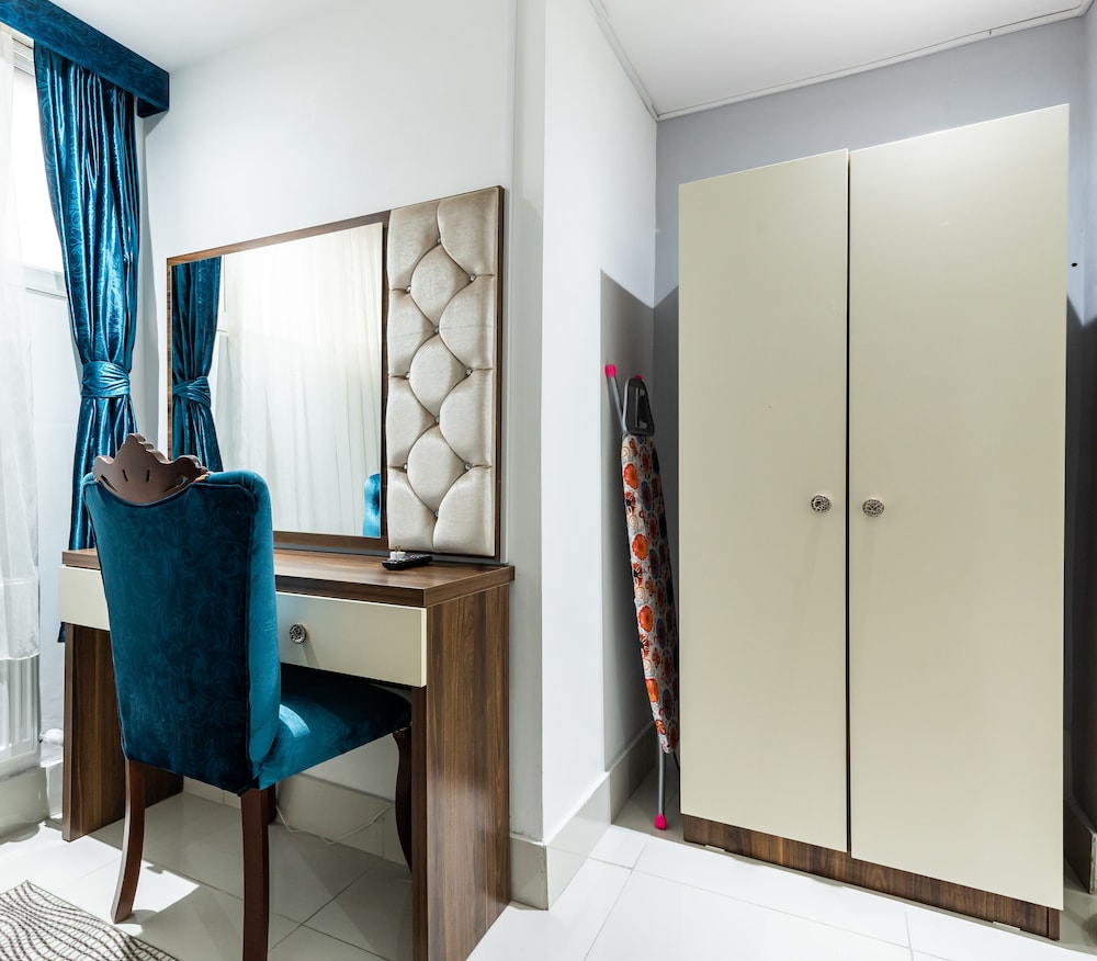 Vilenza Hotel 50/50