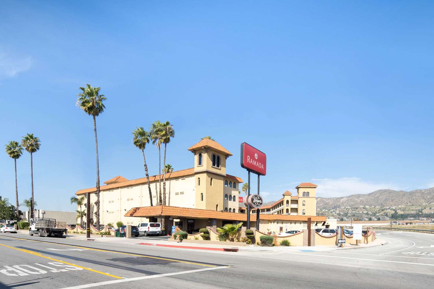 Ramada by Wyndham Burbank Airport 42/51