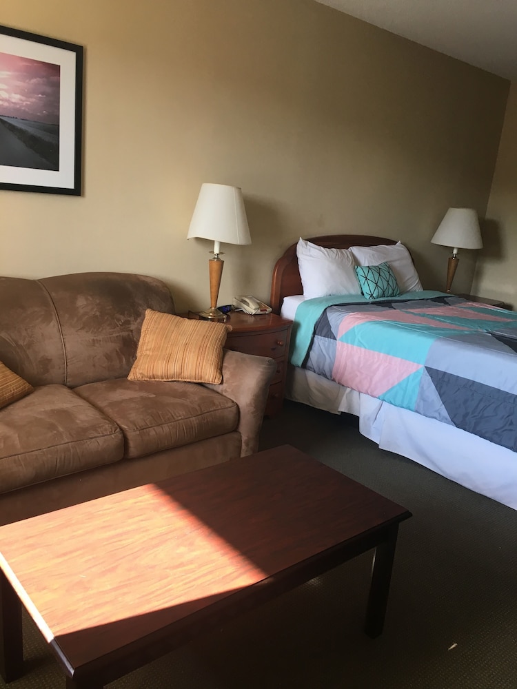 Ambassador Inn 22/56
