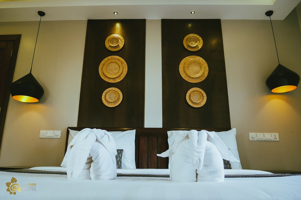 Hotel Five.S 65/78