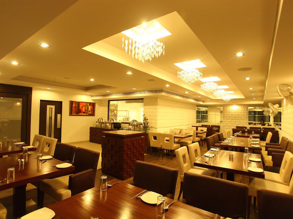 HOTEL SURYA PLAZA 37/46