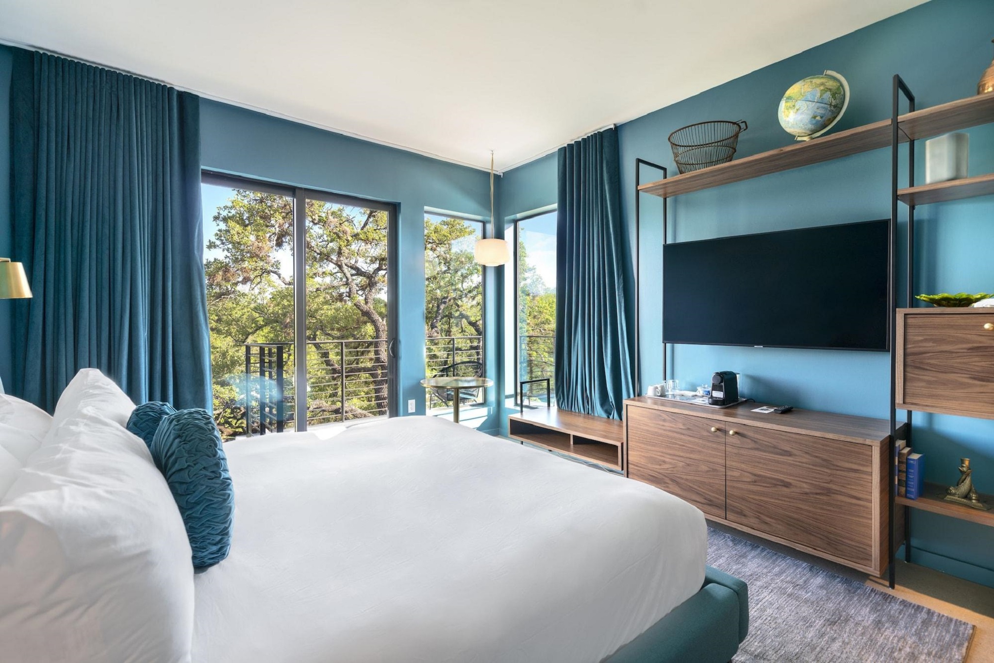Room, King Bed, Creek View, Balcony
