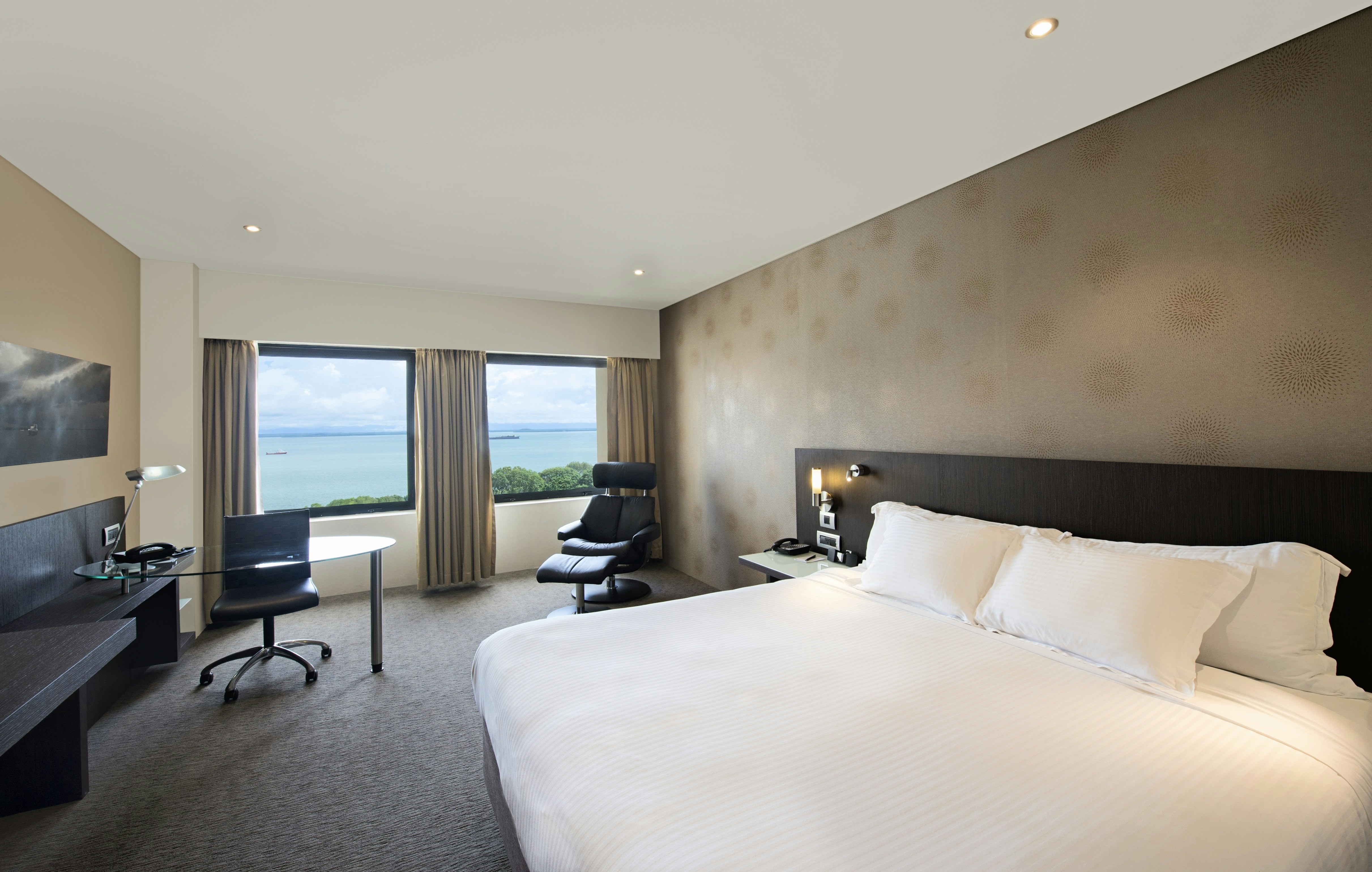 EXECUTIVE, KING BED, WITH VIEW