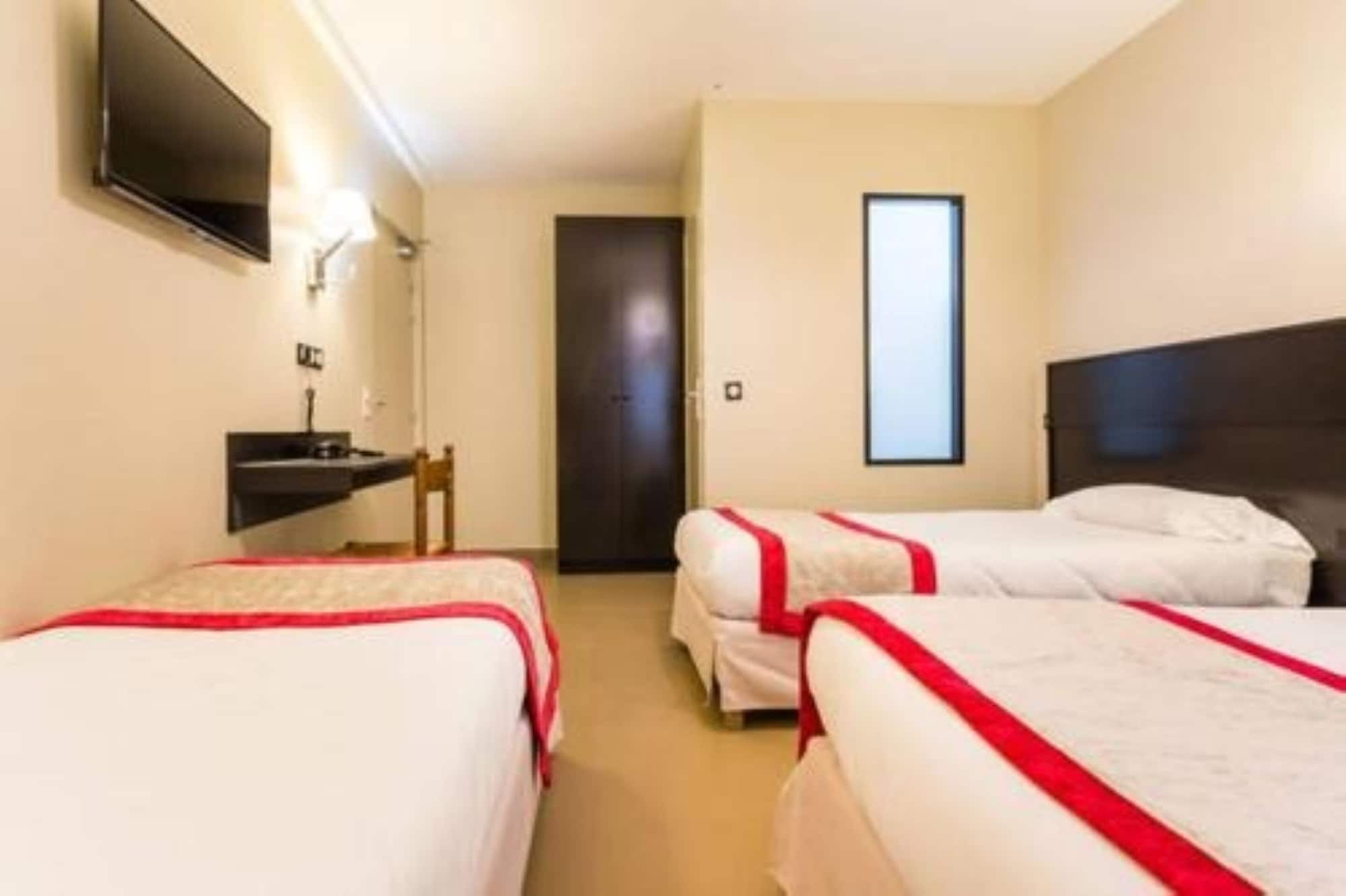 ROOM, QUADRUPLE, PRIVATE BATHROOM, GROUND FLOOR