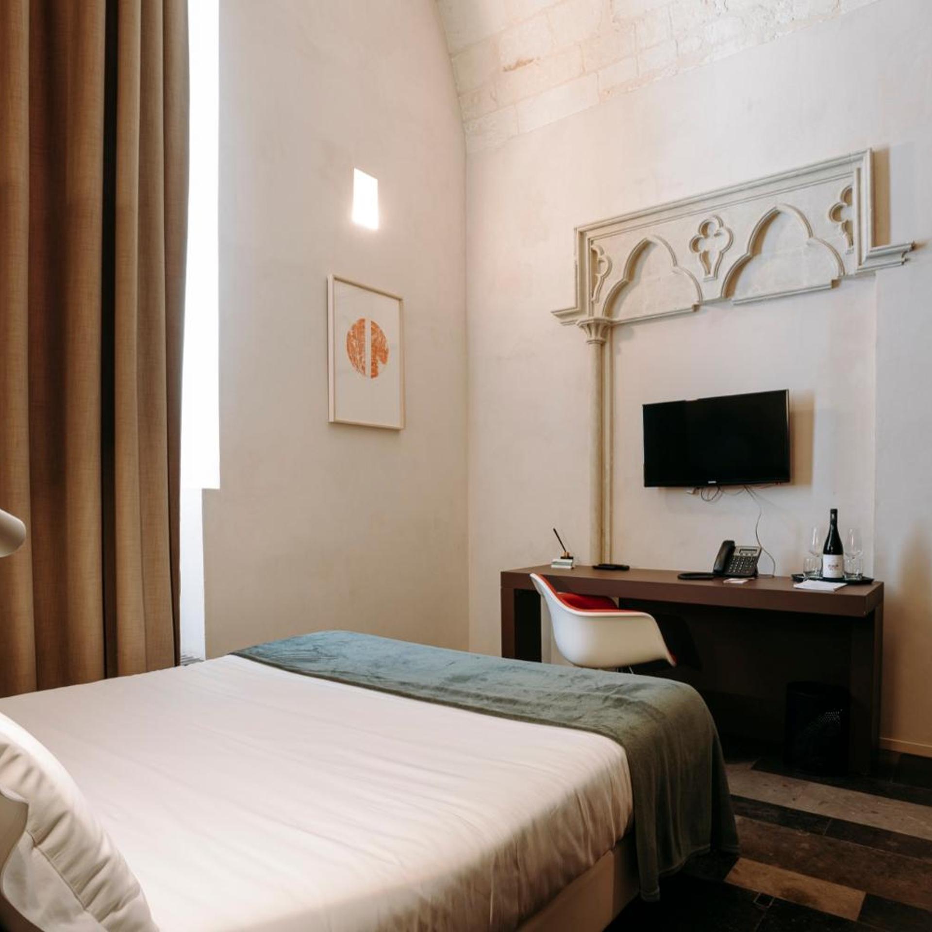 Room, Double or Twin Bed, City View