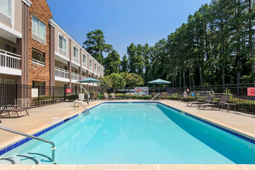 Quality Inn Northlake 24/34