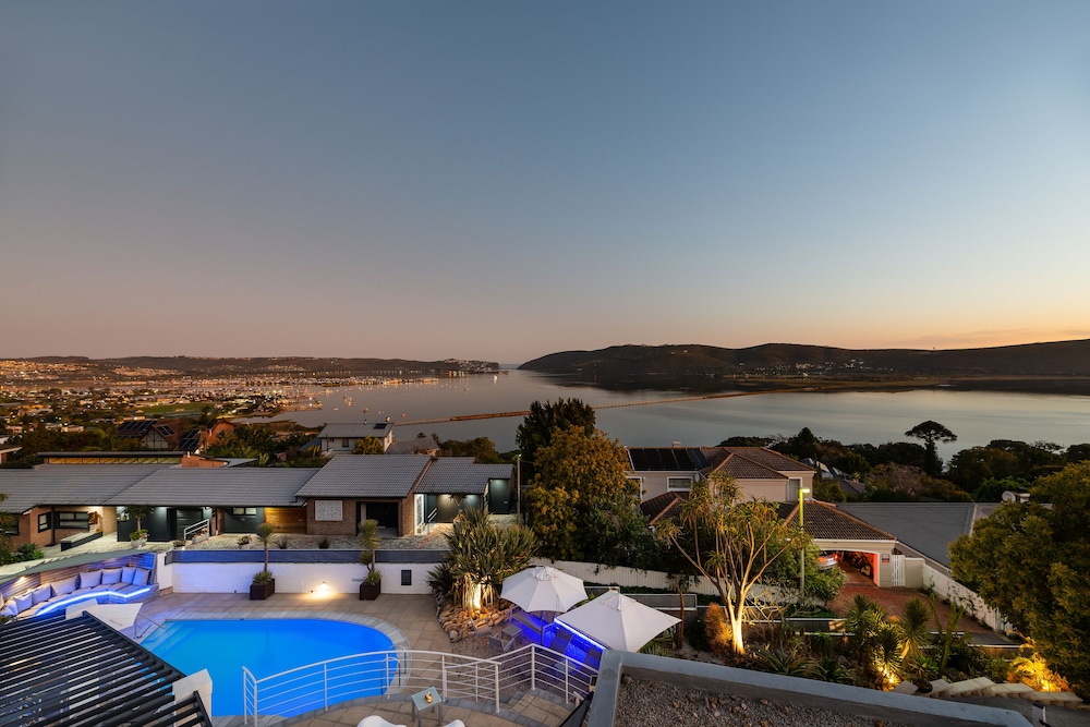 Villa Afrikana Guest Suites 85/88