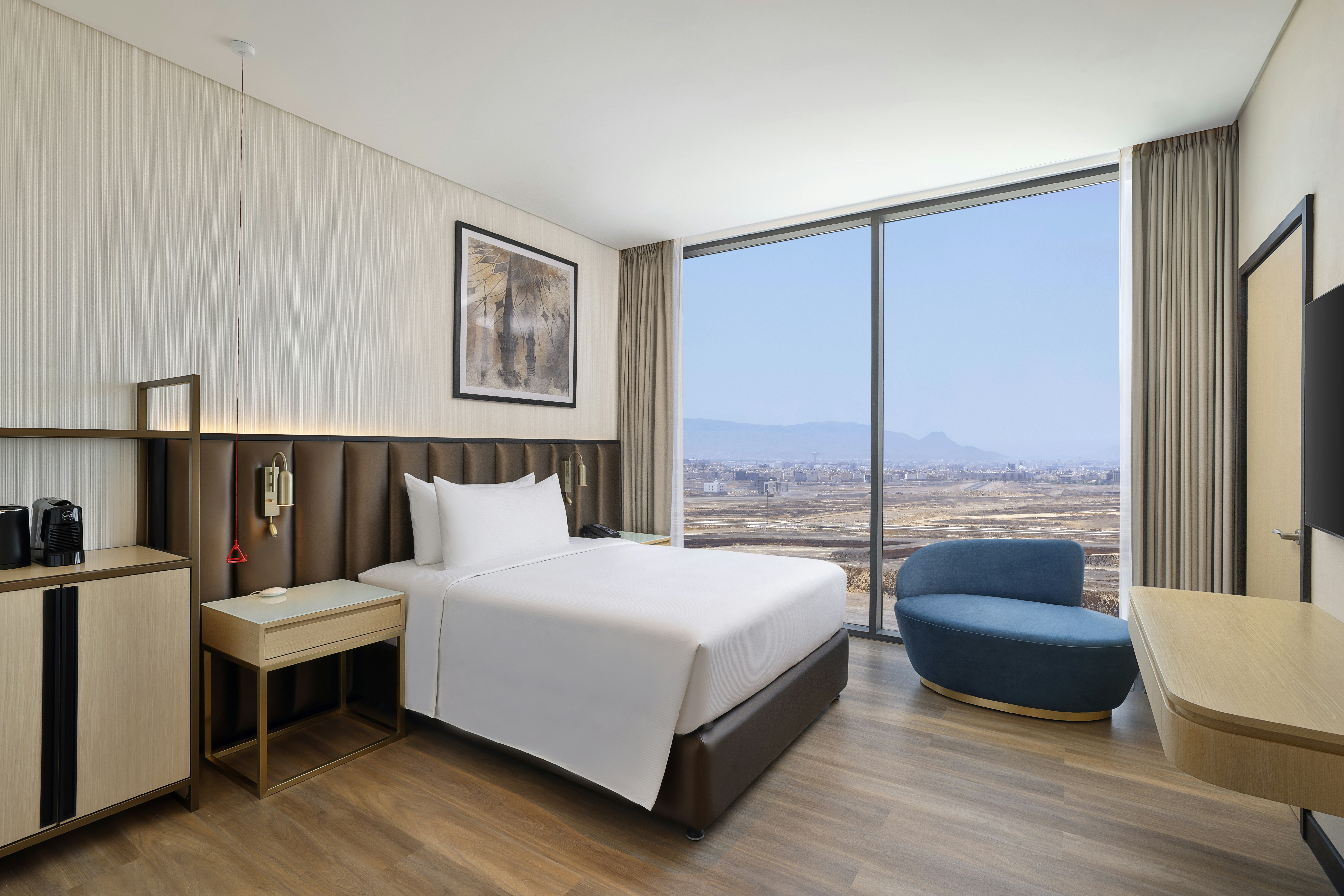 GUEST ROOM, KING BED, ACCESSIBLE