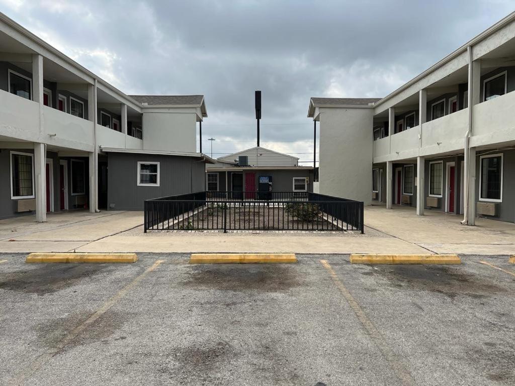 Travel Inn San Antonio 15/22
