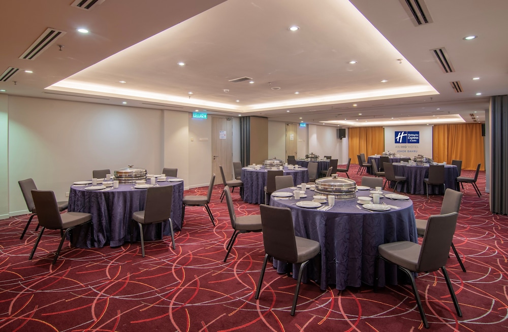 Holiday Inn Express & Suites Johor Bahru 51/62