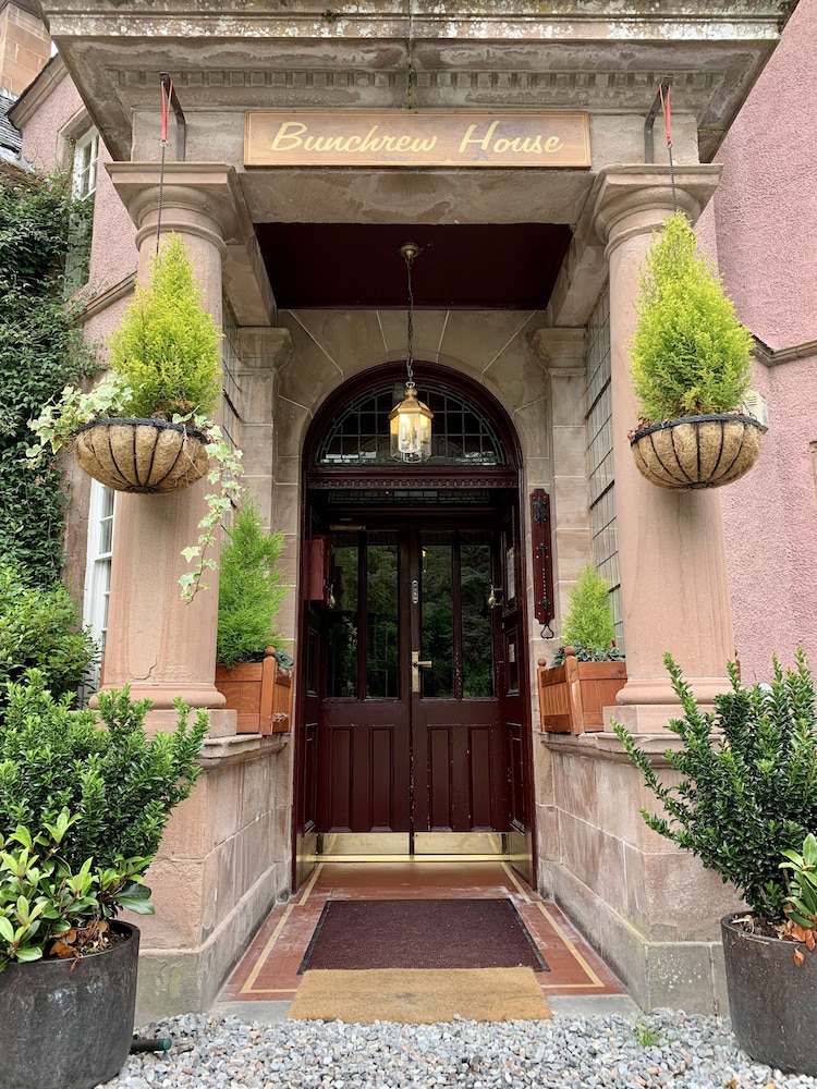 BUNCHREW HOUSE HOTEL 1/30