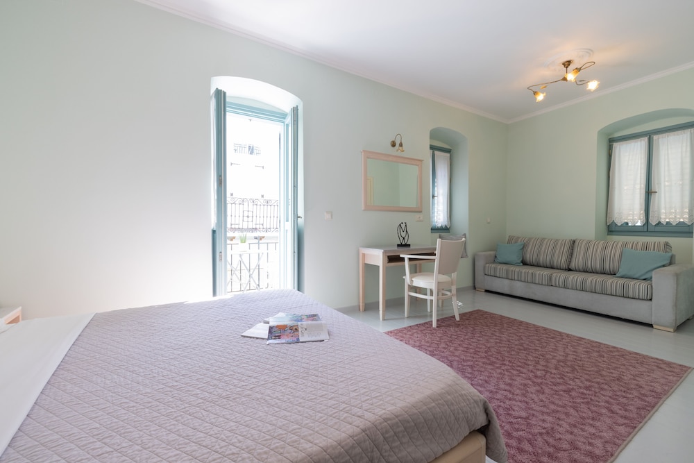 999 Luxury Hotel 22/53