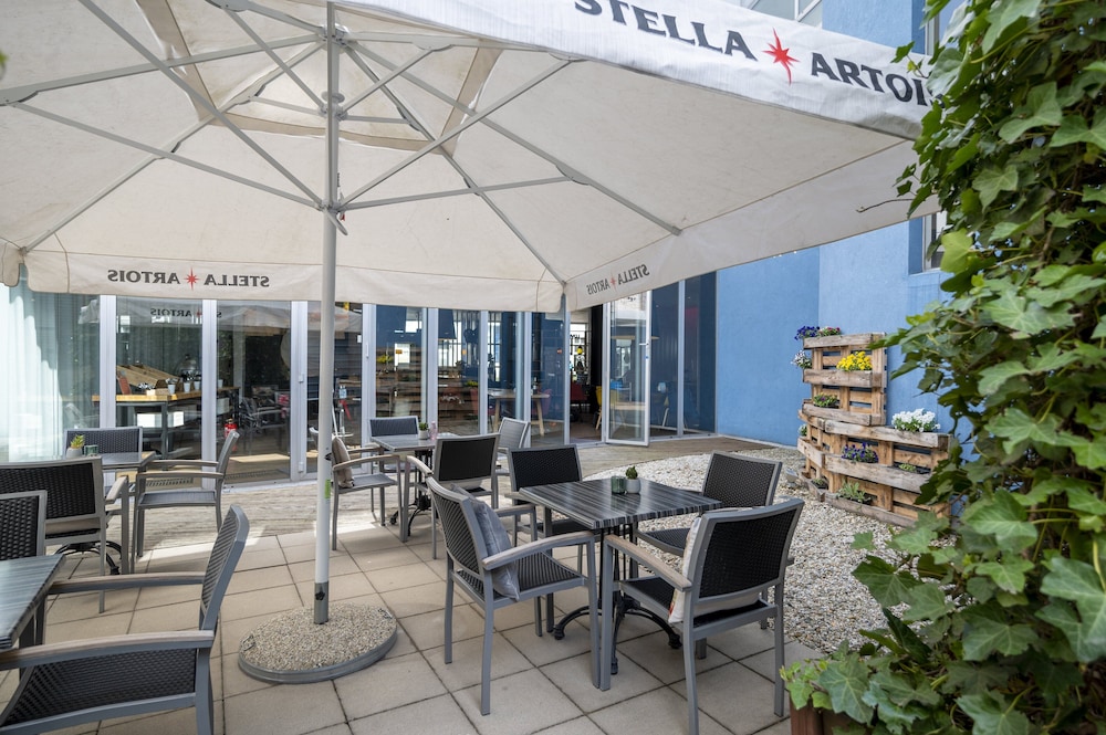 restaurant-cafeteria