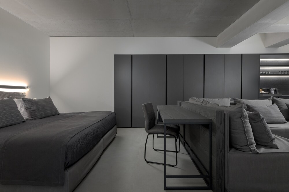 Essence Suites Rhodes 7/32