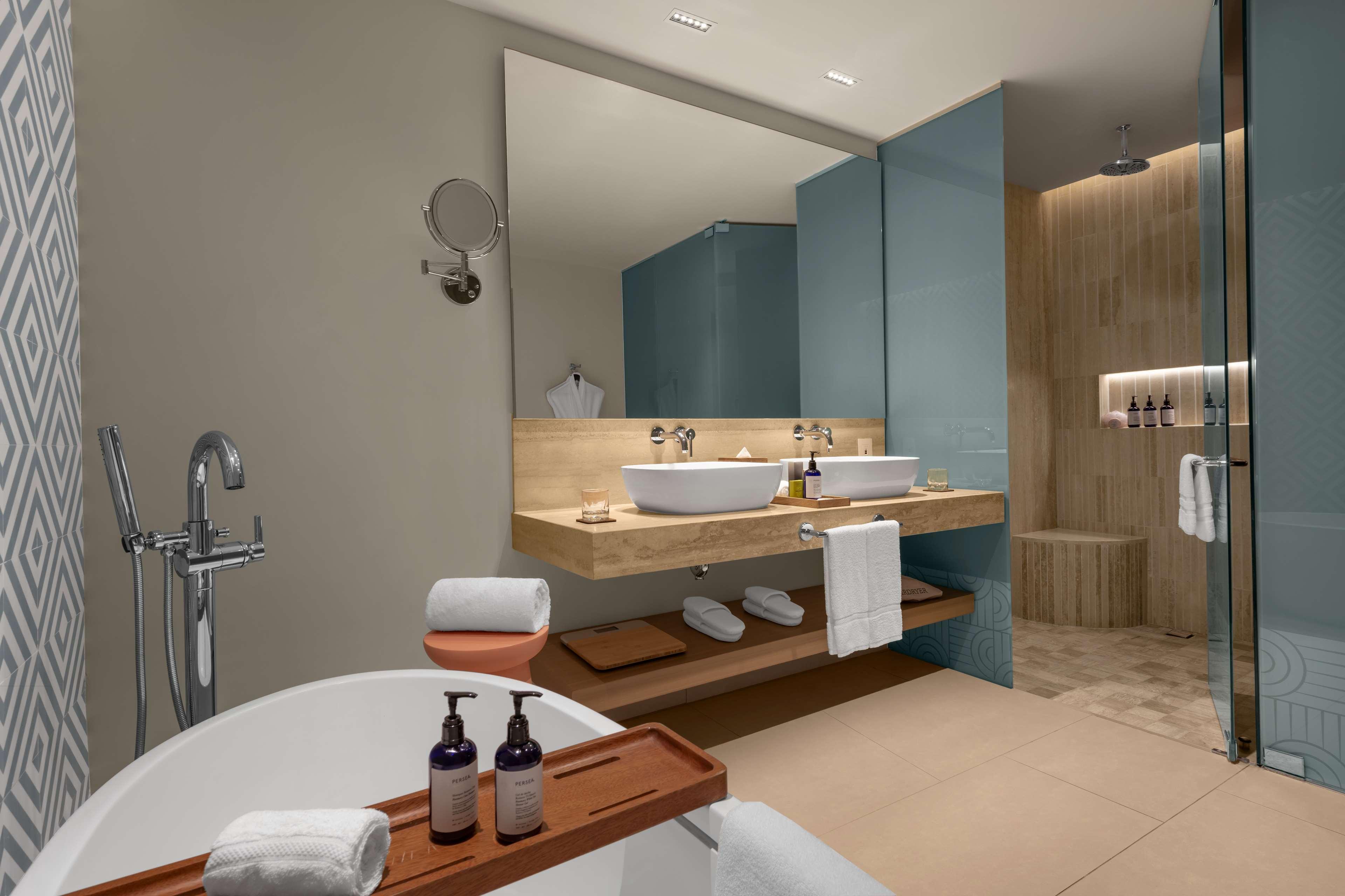 Hilton Cancun Mar Caribe All Inclusive Resort in CANCUN