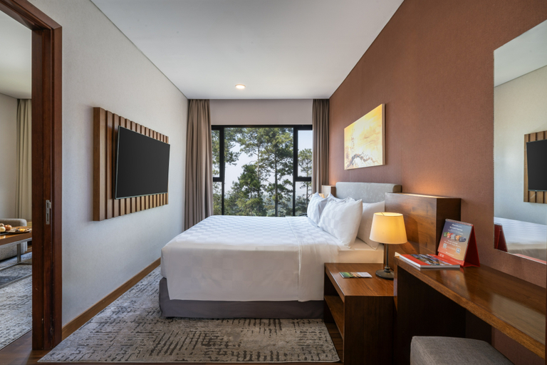 Dago, Suite, No Balcony
