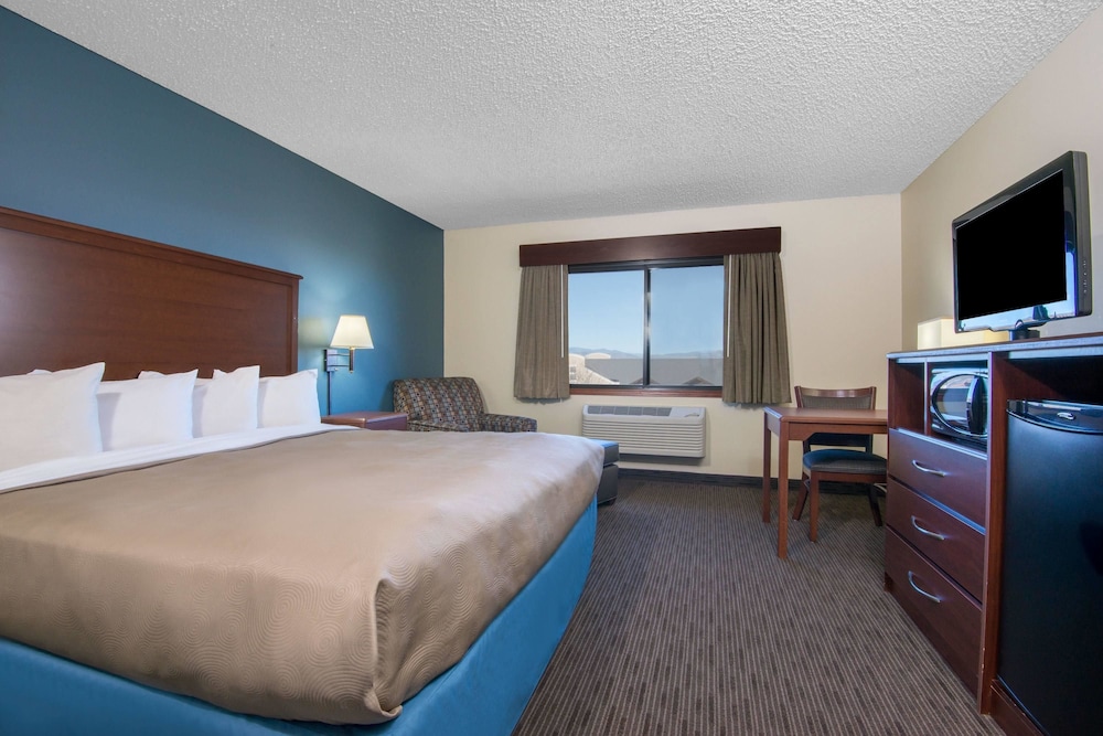EXECUTIVE, KING BED