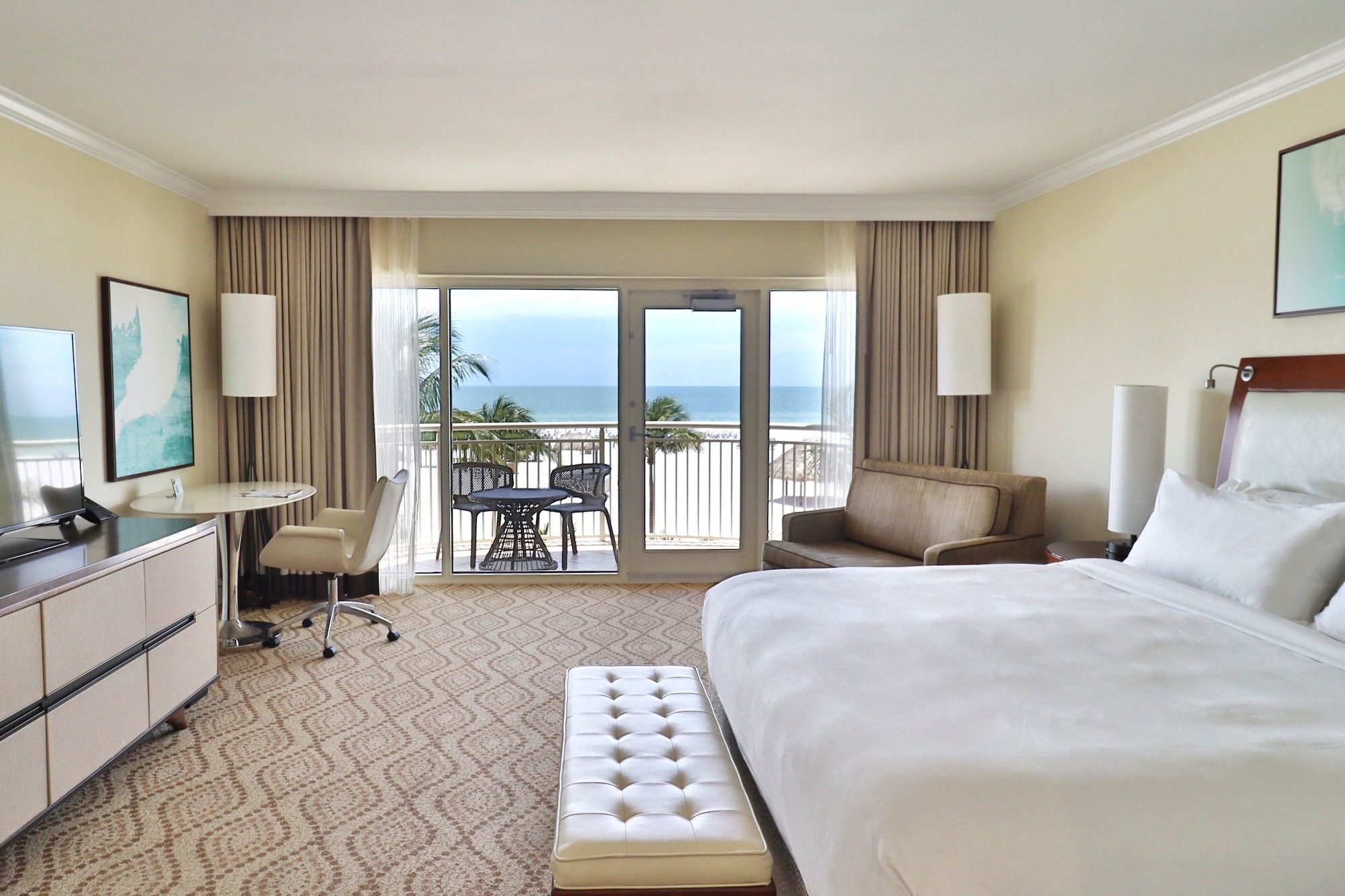 Guest Room, King Bed, Gulf Front, Balcony