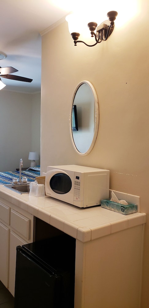 Santa Paula Inn 25/56