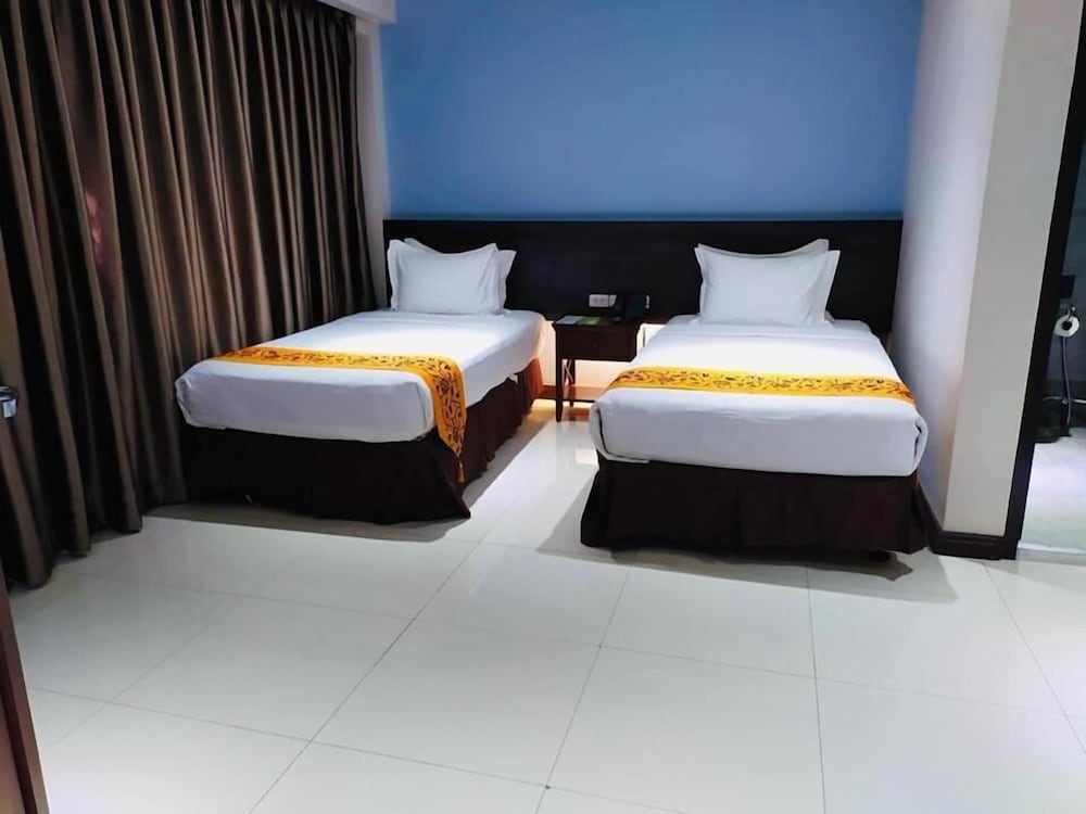 Panorama Summit Hotel 16/50