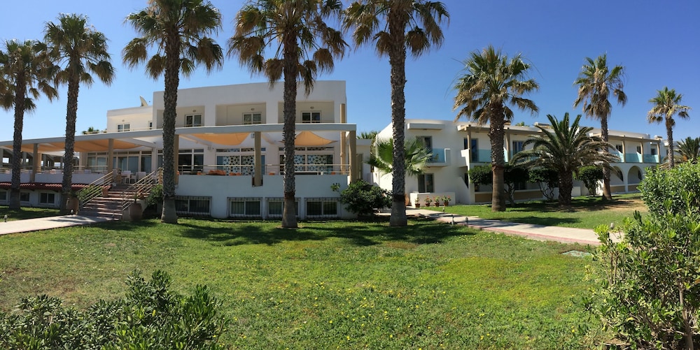 Irina Beach Hotel 59/68