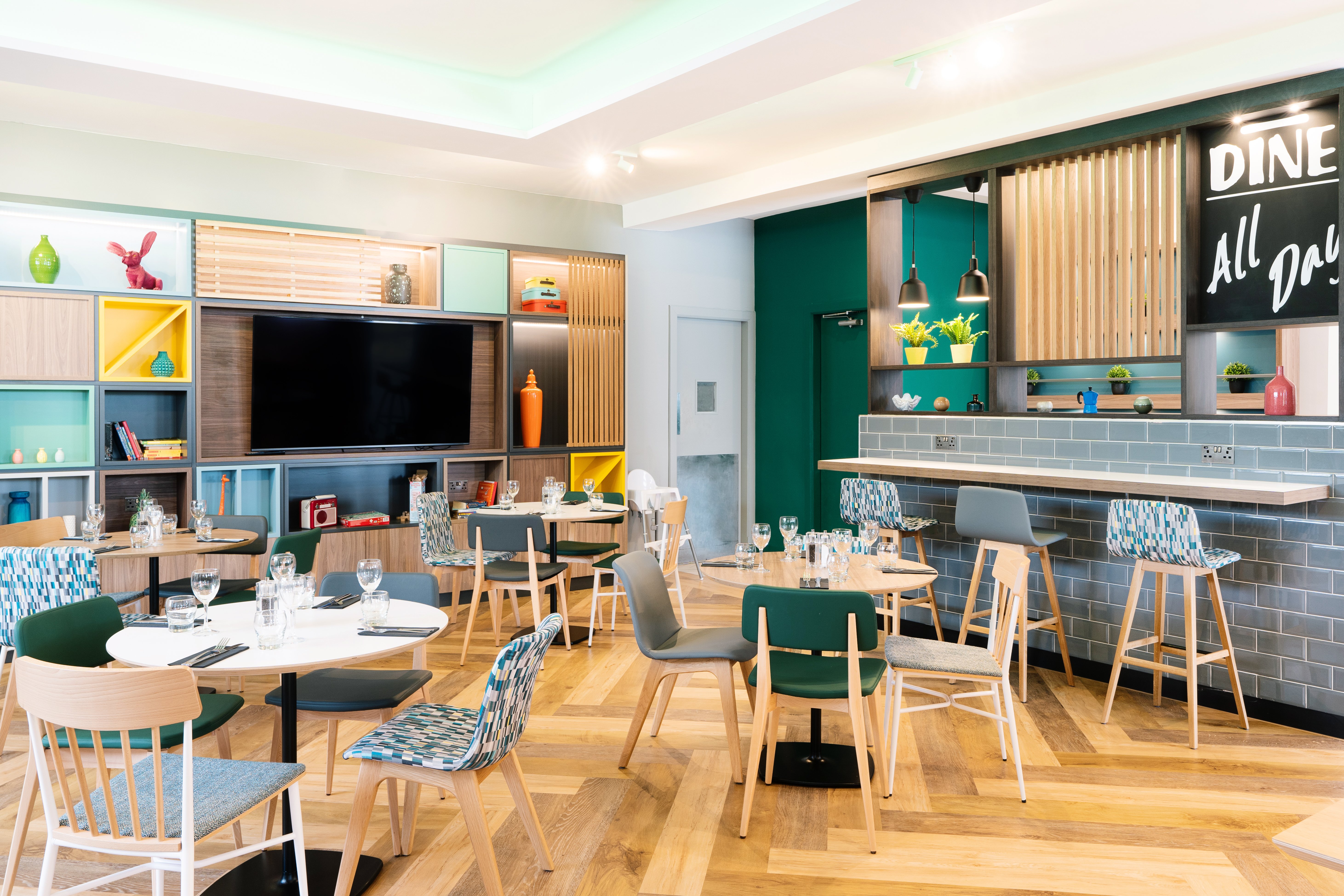 Holiday Inn Gloucester Cheltenham 44/49