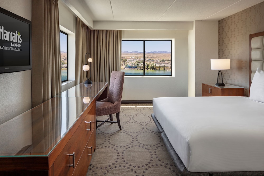 Renovated, Executive, King Bed, River Front, North Tower