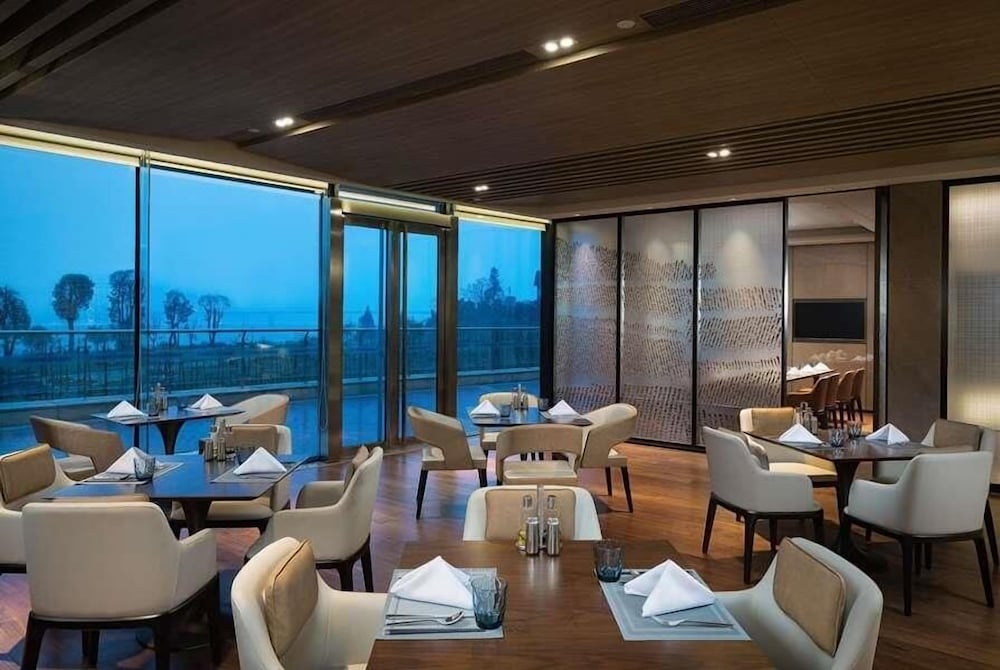 Howard Johnson by Wyndham Yacht Club Hotel Changsha 26/30