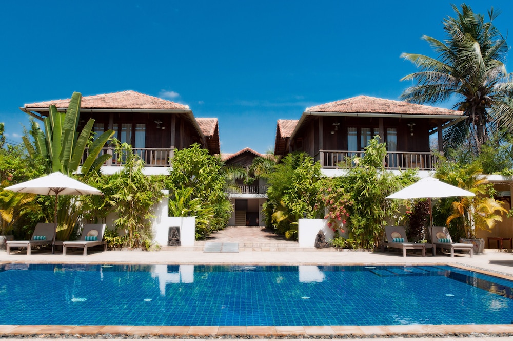Bambu Hotel 11/53