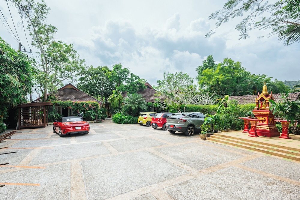 Thai Modern Resort and Spa 75/83